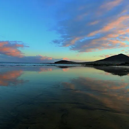 Alquilaencanarias El Faro Beach * 엘메다노